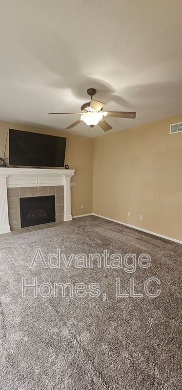 Building Photo - 809 Midjay Dr