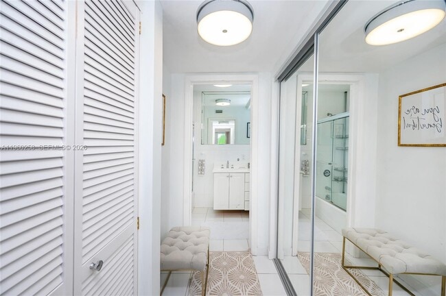 Building Photo - 650 Curtiswood Dr