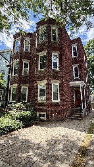 Building Photo - 14 Chandler St