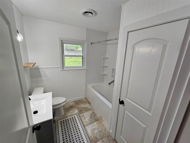 Building Photo - 1300 Lawrence St