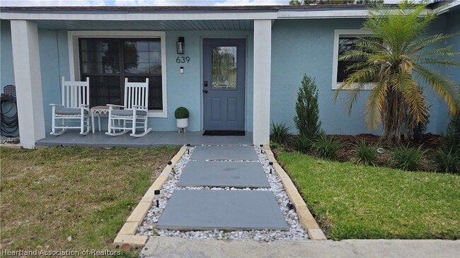 Building Photo - 639 Killarney Dr