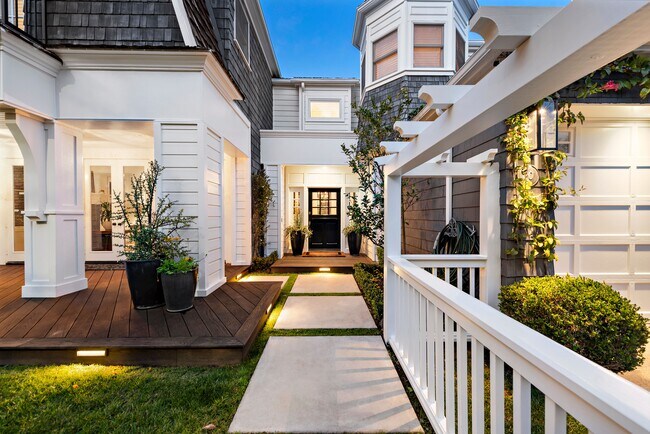 Building Photo - 20 Cape Danbury