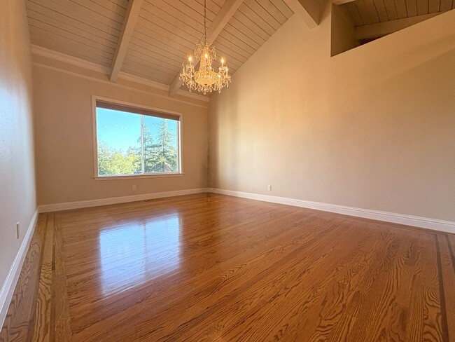 Building Photo - Charming Single Family Home in Los Altos H...