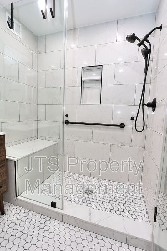 Building Photo - 3160 Watt Ave