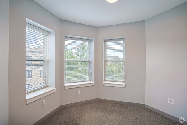 Building Photo - 100 Hemenway St