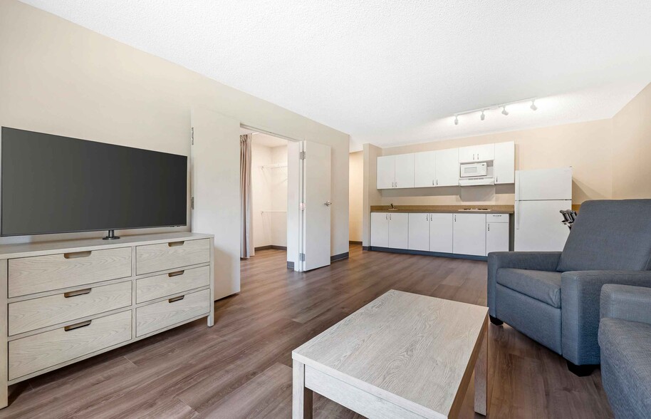 Building Photo - Furnished Studio-San Diego - Carlsbad Village by the Sea