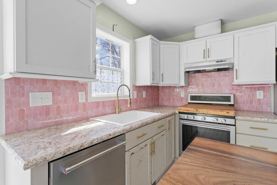 Building Photo - 7 Pheasant