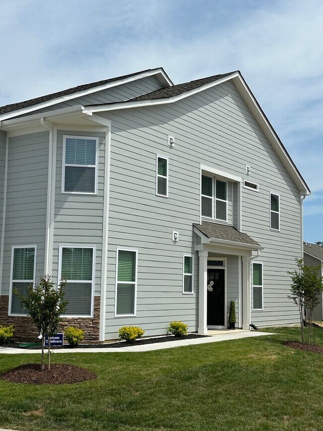 Building Photo - New Construction Home-Hendersonville