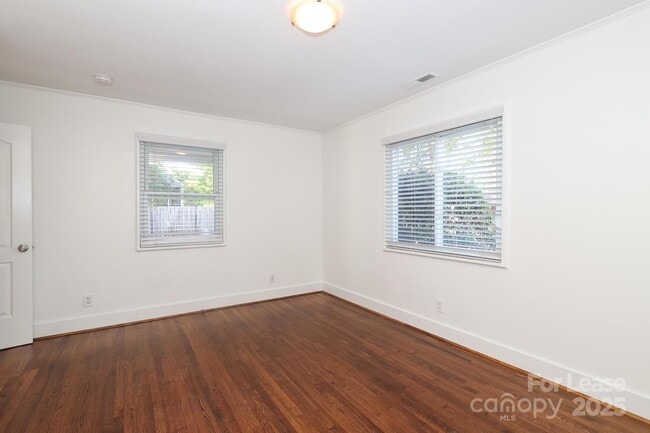 Building Photo - 5310 Buckingham Dr