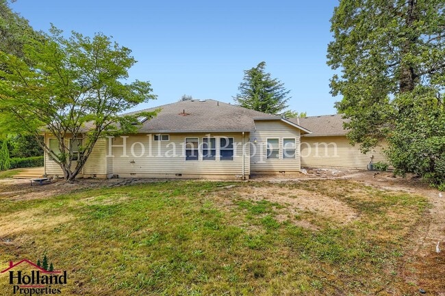 Building Photo - 1655 SE Brookwood Ave
