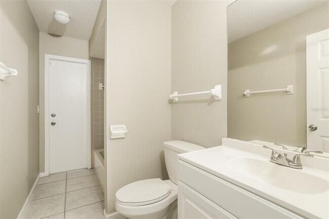 Building Photo - 557 Oak Branch Cir