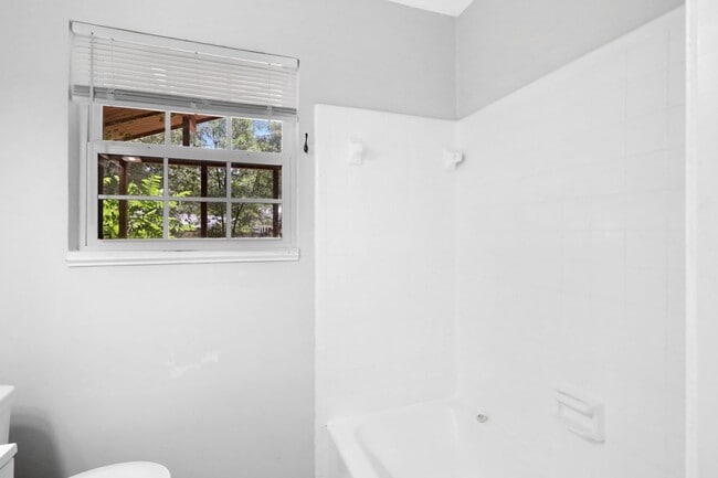 Building Photo - 3bd 2ba HOME FOR RENT!