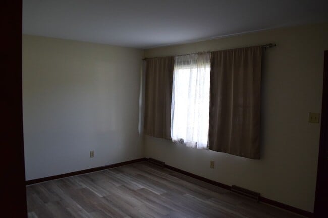 Building Photo - Midlothian - Brick Ranch with 2 full baths!