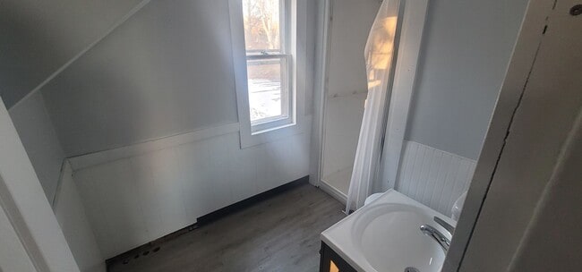 Building Photo - Looking for 2 roommates in a 4-bedroom house!!!