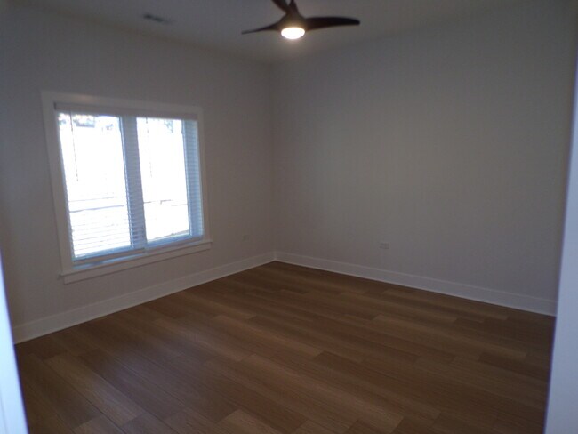 Building Photo - 33476 N Evergreen Dr