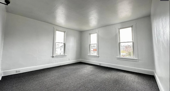 Building Photo - 3 Bedroom 1 Bathroom in Elizabethtown!