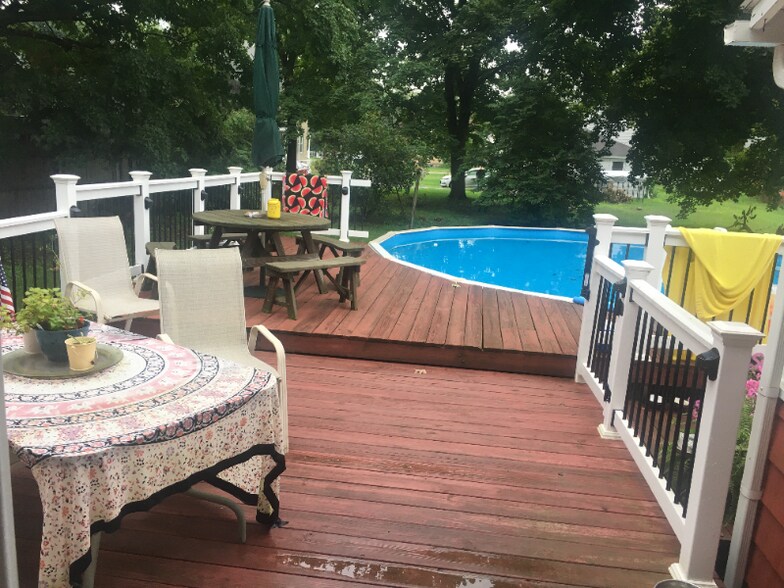 Building Photo - 4950 Elm St