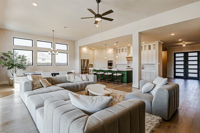 Building Photo - 7606 Redwoods Frst Dr