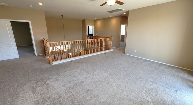 Building Photo - 4 Bedroom Home in the Sun Grooves Communit...
