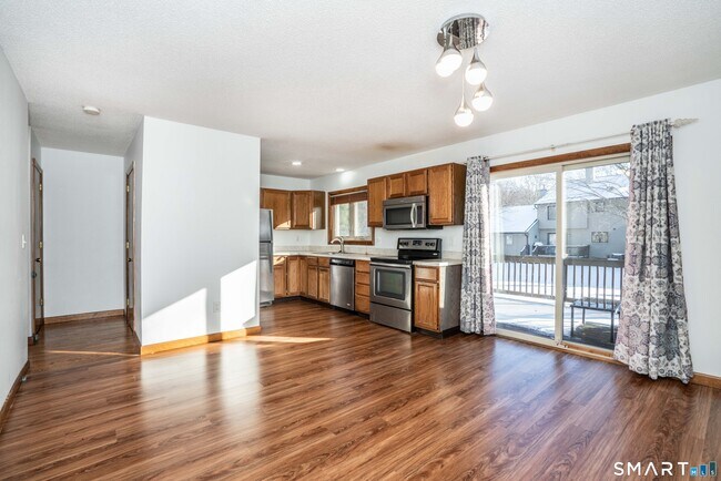 Building Photo - 449 S Main St