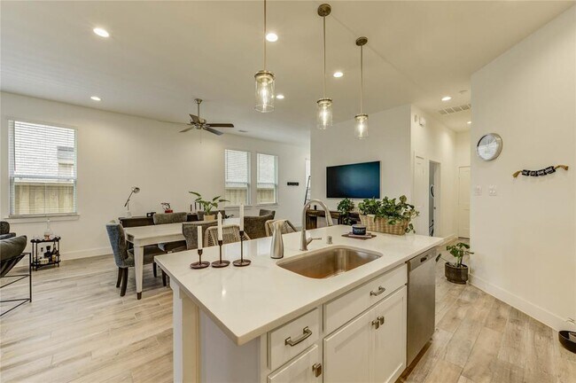 Building Photo - 27279 Lombard Wood Dr