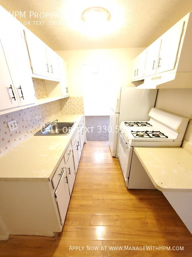 Building Photo - 841 Silver Meadows Blvd