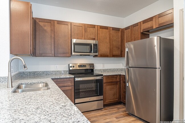 Building Photo - 7509 Astro Fld