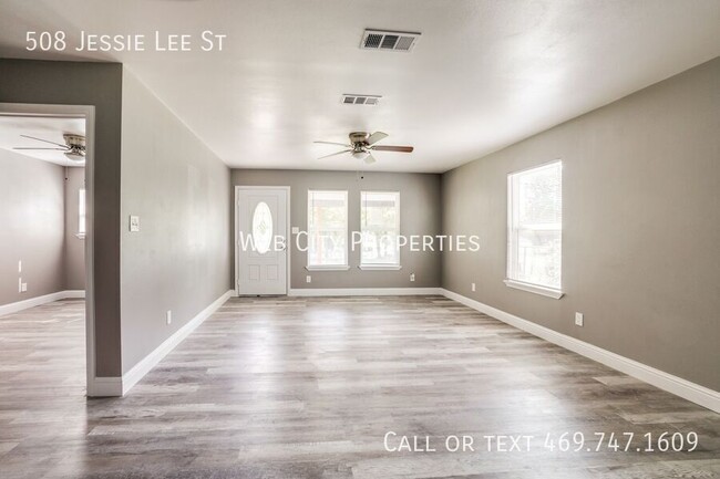 Building Photo - 508 S Jesse Lee St
