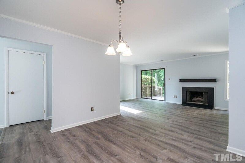 Building Photo - 250 S Estes Dr