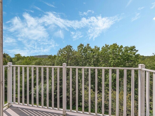 Building Photo - 1115 Balsam Dr