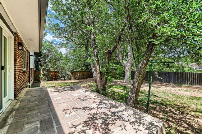 Building Photo - 1290 Judson Dr