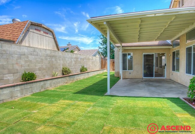 Building Photo - Charming 3BD/2BA Home in Bakersfield 93312 – Sewer & Trash Included!