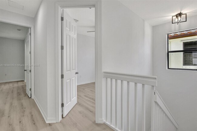 Building Photo - 9135 SW 36th Mnr