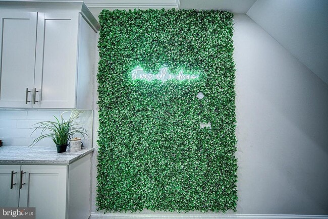 Building Photo - 1513 S Lambert St