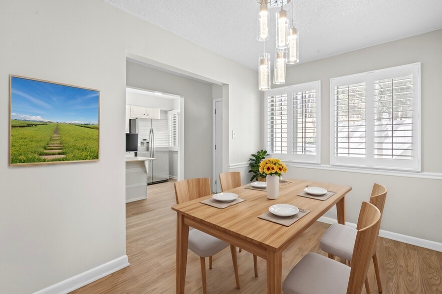 Building Photo - 7163 Sandy Creek Dr