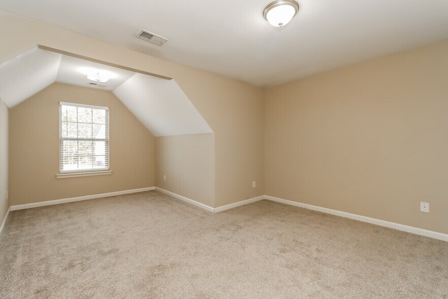 Building Photo - 284 Camellia Way