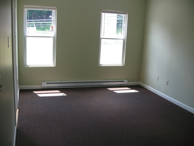 Building Photo - 259 E Main St