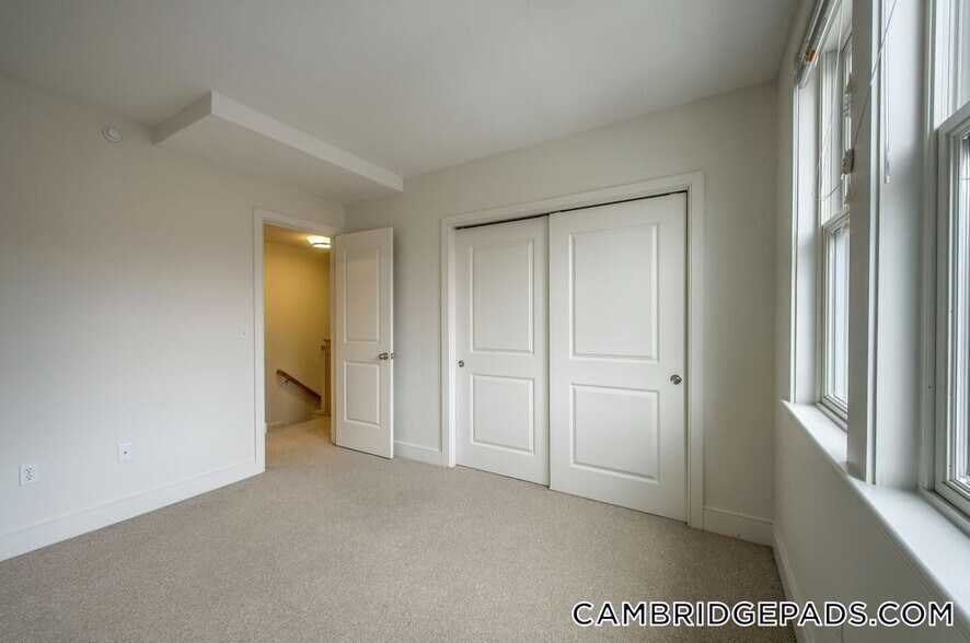 Building Photo - 110 Second St