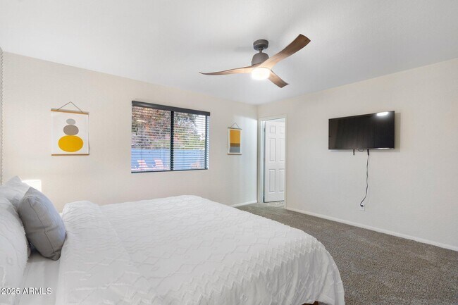 Building Photo - 60 W San Remo St