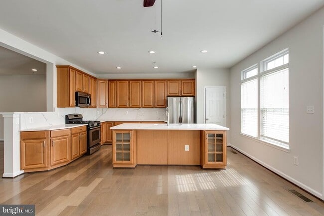 Building Photo - 7599 Taunton Ct