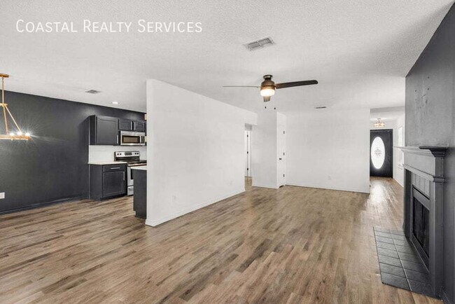 Building Photo - 9756 Seafarers Way-