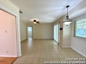 Building Photo - 6714 Strawflower St