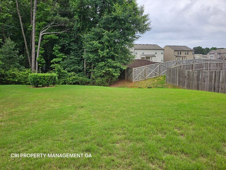 Building Photo - 352 Newshaw Dr