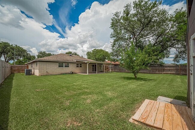 Building Photo - 9711 Mackworth Dr