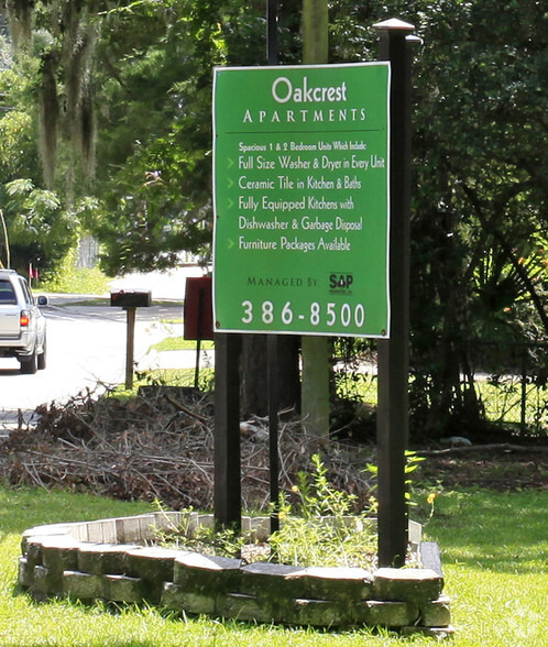 Building Photo - Oakcrest Apartments