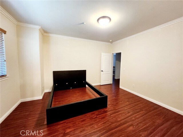 Building Photo - 1016 W Huntington Dr
