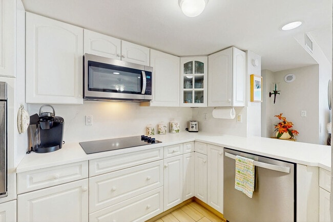 Building Photo - 26300 Hickory Blvd