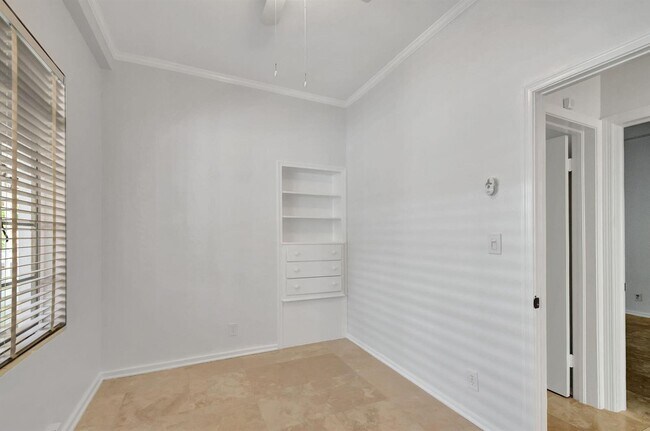 Building Photo - 218 Worth Ave