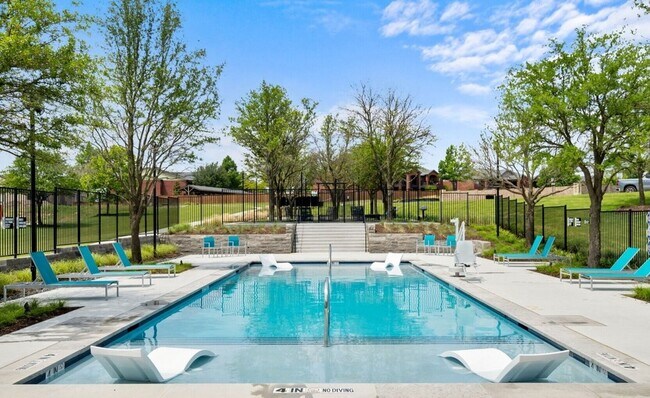Building Photo - 837 Emerling Dr