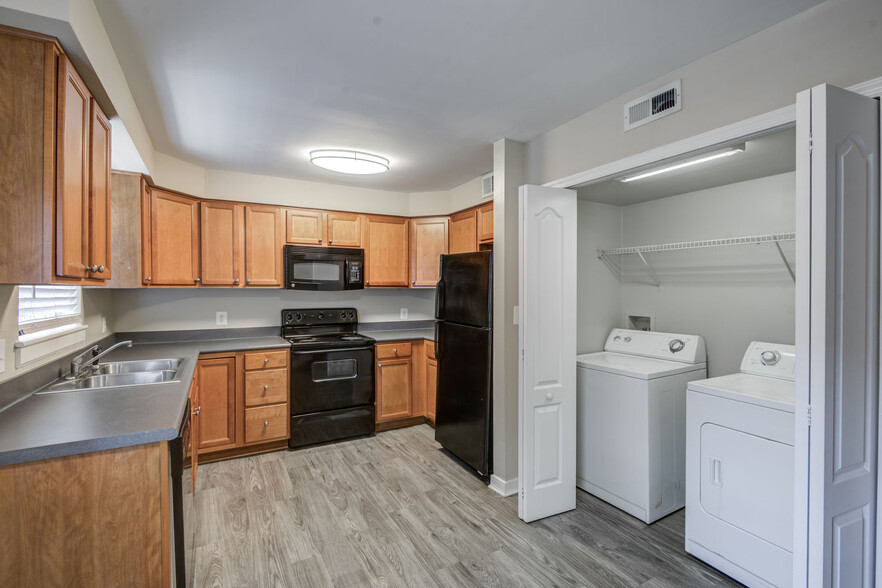 Interior Photo - Maple Bay Townhomes